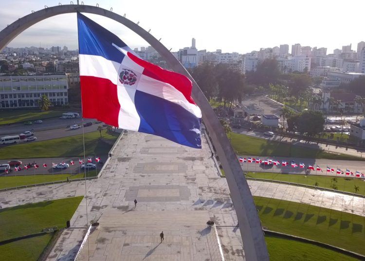 La nación caribeña muestra fortaleza en términos macroeconómicos, pero enfrenta desafíos significativos a nivel sectorial y microeconómico. - Fuente externa.