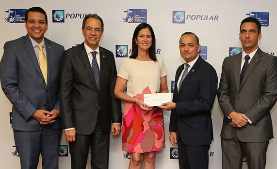 La entrega de los recursos para los niños con cáncer fue realizada durante un acto en la Torre Popular.