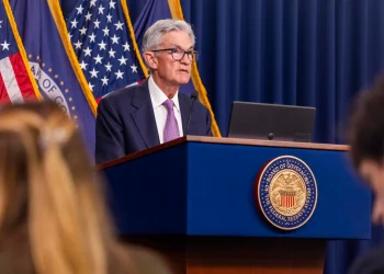 Los tipos seguían sin cambios desde julio de 2023 y ahora la tasa de referencia se sitúa en un rango del 4.75% al 5%, tras la primera bajada en los últimos cuatro años y medio.