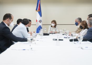 La vicepresidenta Raquel Peña, en su calidad de coordinadora del Gabinete de Salud, encabeza una nueva sesión ordinaria del mismo con todos sus miembros.  | Jhon Escalante