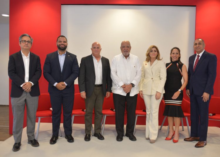 Presentación del estudio “Tecnologías de la información aspectos macroeconómicos, de mercado e impuestos sobre el sector en República Dominicana”. | Fuente externa.