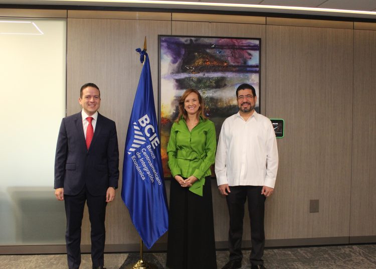 Nueva presidenta BCIE asume. Fuente externa.