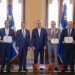 Presidente Abinader al entregar "Denominación de Origen Ron Dominicano". - Fuente externa.