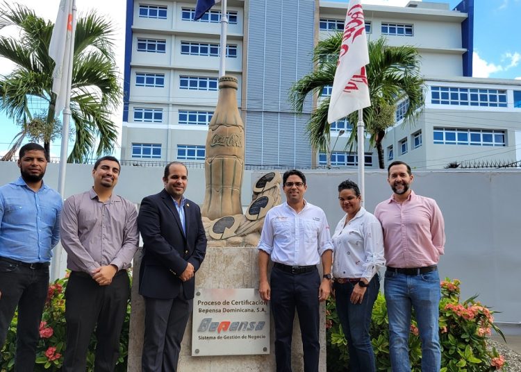 Representantes de la Digemaps recorrieron las instalaciones de Bepensa Dominicana.