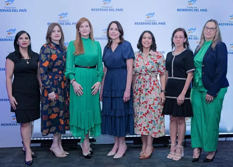 Principal - Elizabeth Suero, Marielle Saint, María Isabel Pérez, Carol Alonso, Mally De Jesús, Mariela Pérez y Deybid Abreu.- Fuente externa,