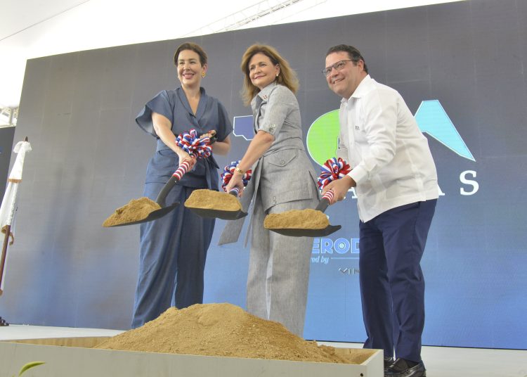 Mónika Infante, la vicepresidenta Raquel Peña y Eduardo-Yayo- Sanz Lovatón. | Fuente externa.