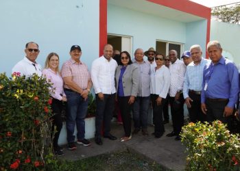 El funcionario Raymond Familia realizó la visita en compañía de las principales autoridades de la provincia. Fuente externa.