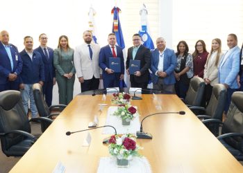 Entre las principales acciones contempladas, se establece la adquisición y aplicación de normas internacionales como la Nordom ISO 9001:2015 de gestión de calidad, y otros.