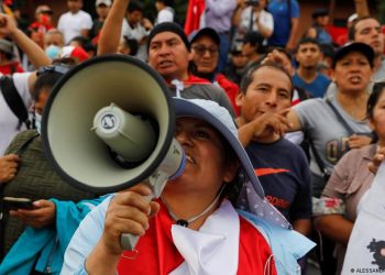 Protestas en Perú luego del ascenso al poder de Dina Boluarte, quien fuera vicepresidenta en el gobierno de Pedro Castillo. | Alessandro Cinque, Reuters.