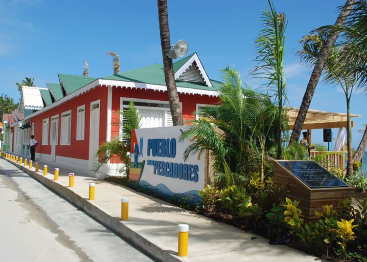 Las estadísticas oficiales indican que solo tres de cada 10 hoteles están al día.