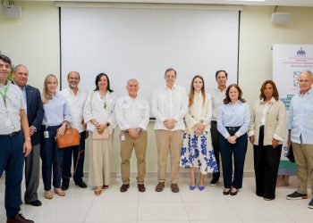 Representantes del Fideicomiso VBC-RD y del Banco BHD sostienen encuentro en Ciudad Juan Bosch.