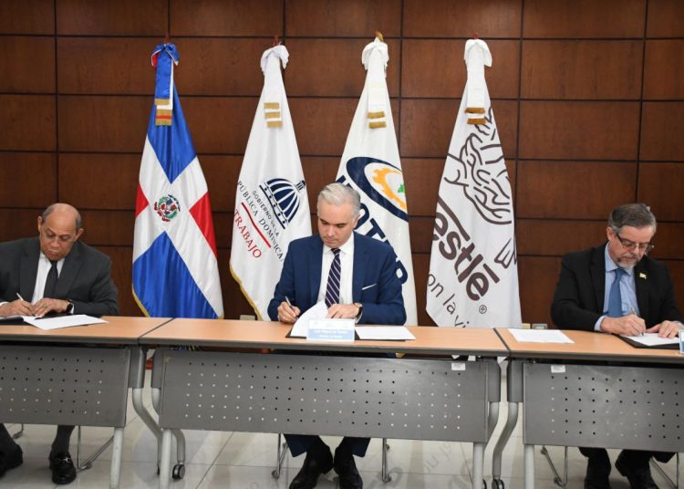 Rafael Santos Badía, Luis Miguel De Camps García y Pablo Wiechers.