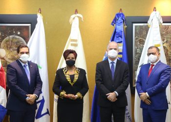 Ramón Contreras, Josefa Castillo, Alejandro Fernández W. y Gabriel Castro.