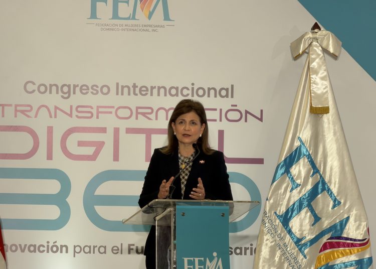 Peña destacó que la digitalización permite a las empresarias expandir sus mercados y aumentar sus ventas.