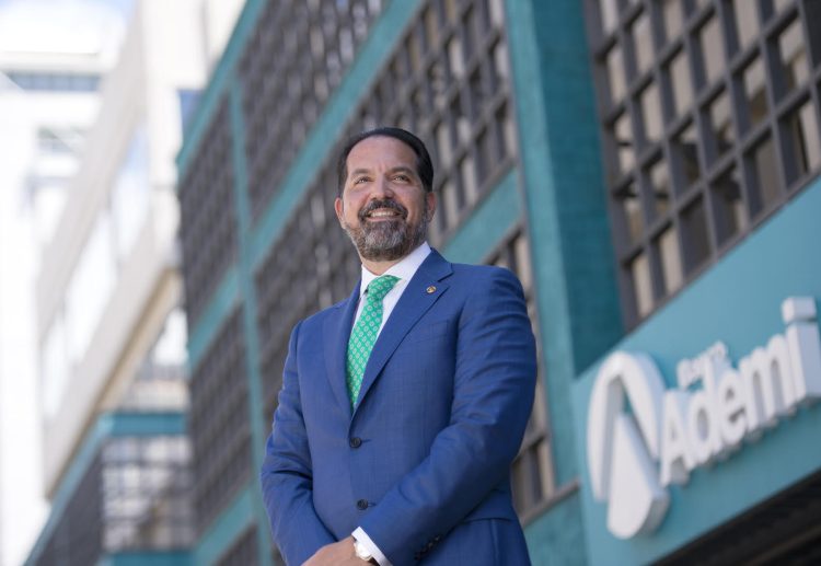 Raúl Lluberes, presidente del consejo de administración de Banco Ademi.