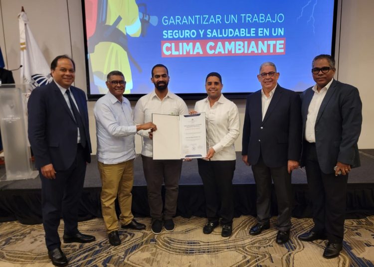 Algunas de las iniciativas implementadas como parte de su cultura de seguridad, incluye evaluaciones médicas preventivas de los colaboradores. - Fuente externa.