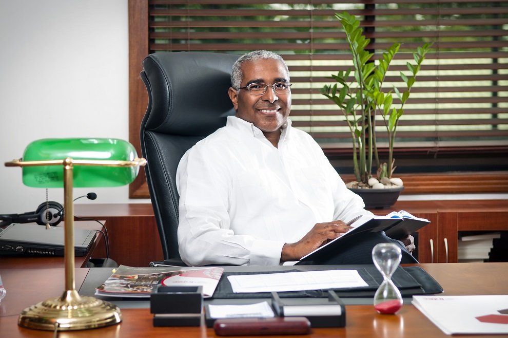 rector del intec, dr. rolando m. guzmán (2)