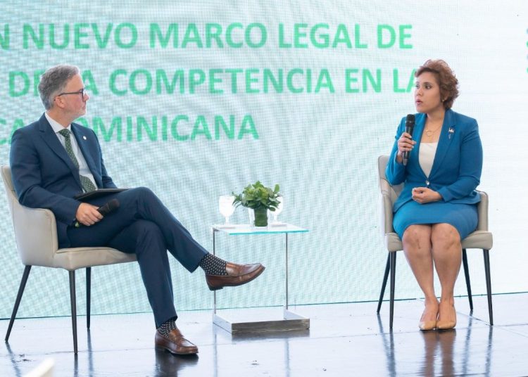 María Elena Vásquez sostuvo que la iniciativa contribuirá a la transparencia y mayor eficiencia del gasto público.