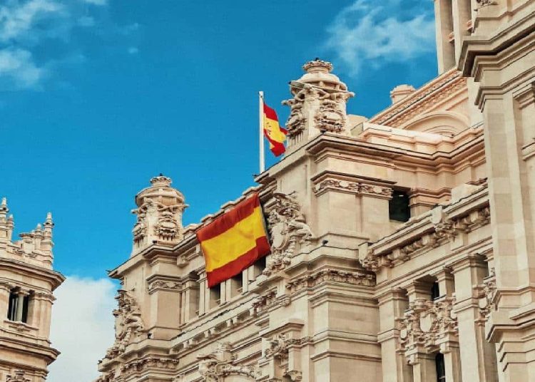 La deuda del Estado se elevó a €1.36 billones - Fuente externa.