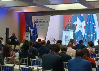 Eury Vásquez citó la necesidad de promover un compromiso real con la sostenibilidad y el medioambiente.