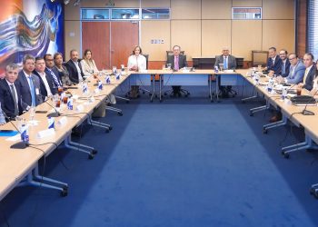 Reunión entre Banco Central, ACOPROVI y CADOCOM. - Fuente externa.