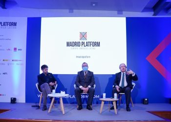 Antonio Magraner, presidente de FIJE; Fermín Albadalejo, presidente de CEAJE,  y Enrique Díaz Revorio, letrado de la Administración de Justicia, director del Departamento de Derecho Concursal de IAG Auction.