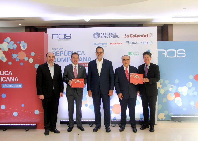 El presidente y CEO de Ros Seguros y Consultoría, Carlos Ros, expresó que “este libro no solo es el resultado de un esfuerzo colectivo, sino también un llamado a la acción".