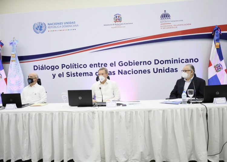 El canciller Roberto Álvarez en encuentro con representantes del Sistema de Naciones Unidas este martes. | Fuente externa.