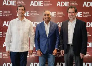 El ministro de Energía y Minas, Joel Santos, enfatizó el impacto positivo de las inversiones extranjeras en el sector energético, que en 2024 alcanzaron los US$1,000 millones.