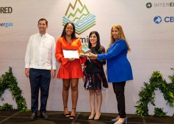 Roberto Herrera, Karla Alcántara, Mariel Bera y Ana Bélgica Güichardo.