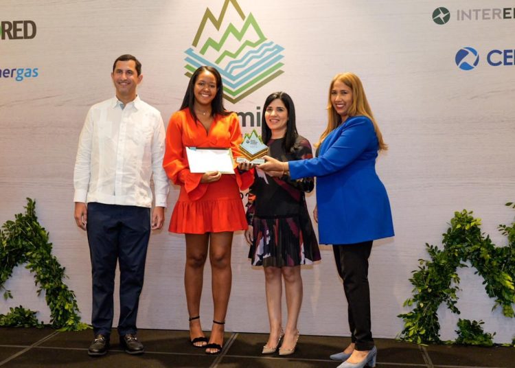 Roberto Herrera, Karla Alcántara, Mariel Bera y Ana Bélgica Güichardo.