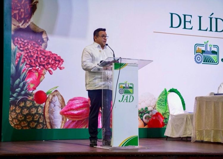 Roberto Serrano considera auge del turismo dominicano permite posicionar productos locales en hoteles, restaurantes y tiendas especializadas, generando demanda internacional.