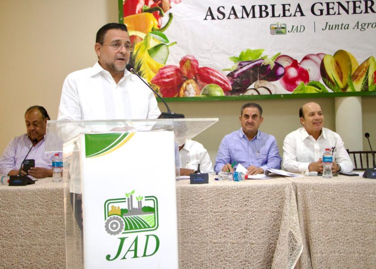 Roberto Serrano es juramentado como presidente de la Junta Agroempresarial Dominicana para el período 2026-2027.