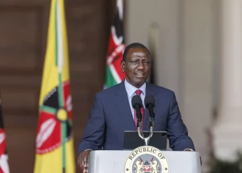 El ejecutivo destituyó a funcionarios de veinte ministerios.