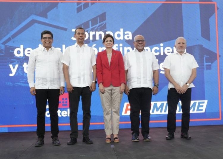 El presidente del Consejo Directivo de Indotel, Guido Gómez Mazara, valoró esta jornada como un paso decisivo hacia la digitalización productiva.