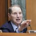 Ron Wyden, principal demócrata del Comité de Finanzas del Senado.