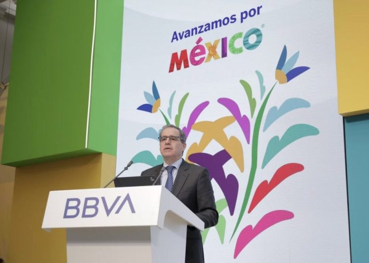 El directivo reiteró el vínculo "consistente" que existe entre España y México.