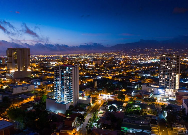 Costa Rica registró un déficit fiscal del 3.3% del producto interno bruto (PIB) durante el año 2023, cifra mayor a la registrada en 2022. - Fuente externa.
