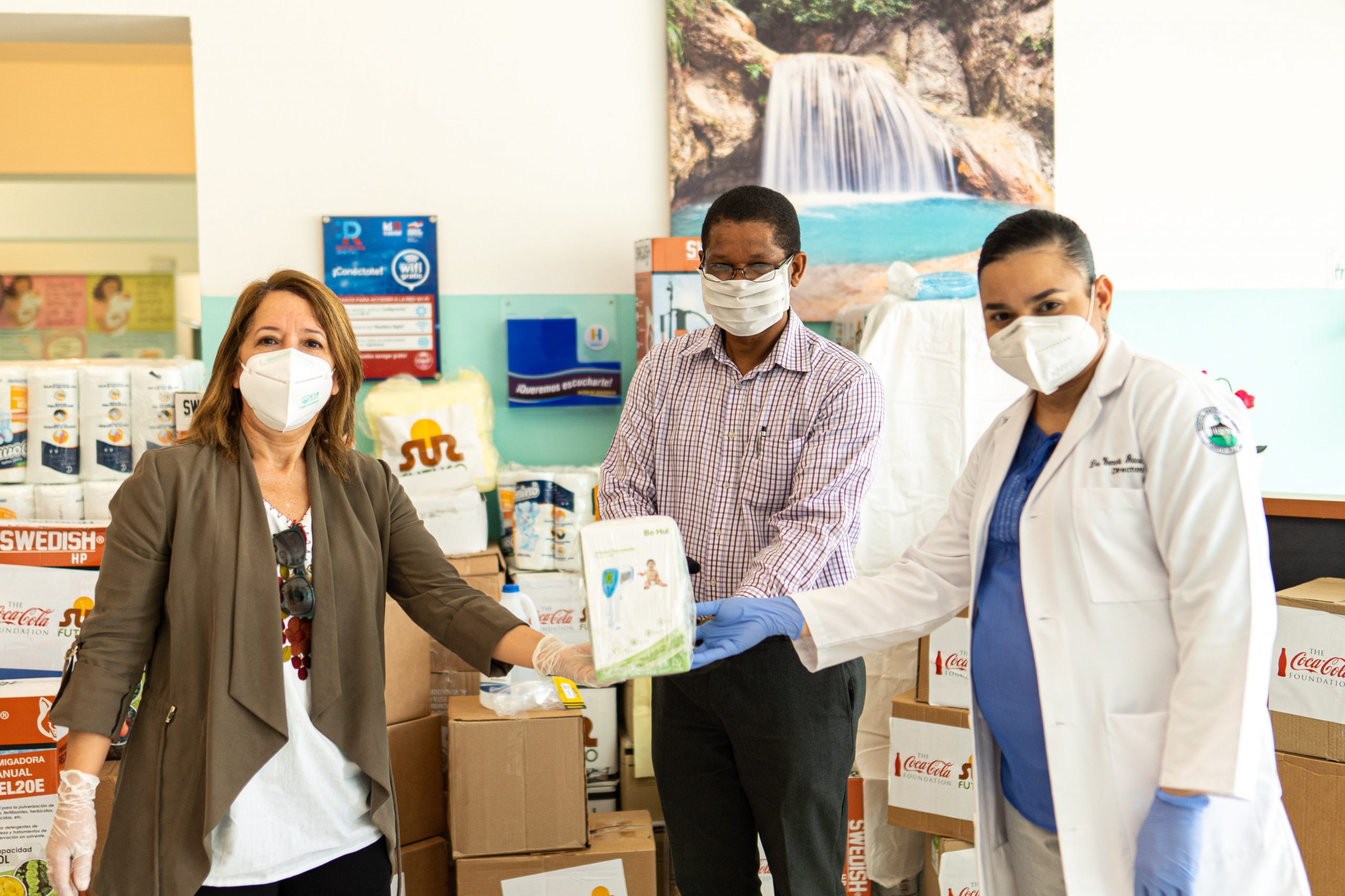 santiago, puerto plata, imbert, luperón y villa isabela reciben alimentos e insumos médicos de la red de apoyo contra coronavirus