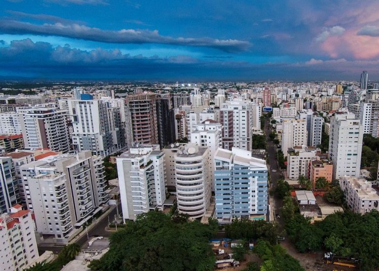 Las 'fintech' y los sectores finanzas, seguros, telecomunicaciones y 'retail' impulsan la transformación digital en el país, según Cordero.