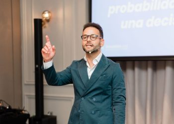 Sebastián Lora, especialista en comunicación, destaca el impacto de esta habilidad en los resultados empresariales.