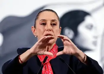 La presidenta mexicana destacó que la tregua entre Estados Unidos e Irán contribuye a la baja del petróleo y refuerza las esperanzas de paz en Oriente Medio.