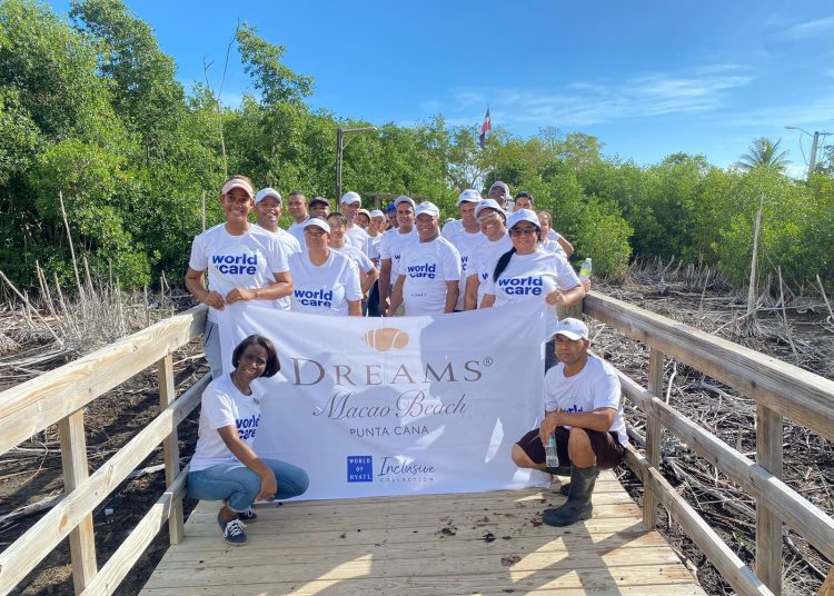 Siembra de Manglares Playa Macao por el hotel Dreams Macao Punta Cana. | Fuente externa.