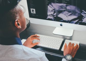 El lunes, la empresa cerró su primer día como componente del índice S&P 500 con una valoración de unos US$56.000 millones.