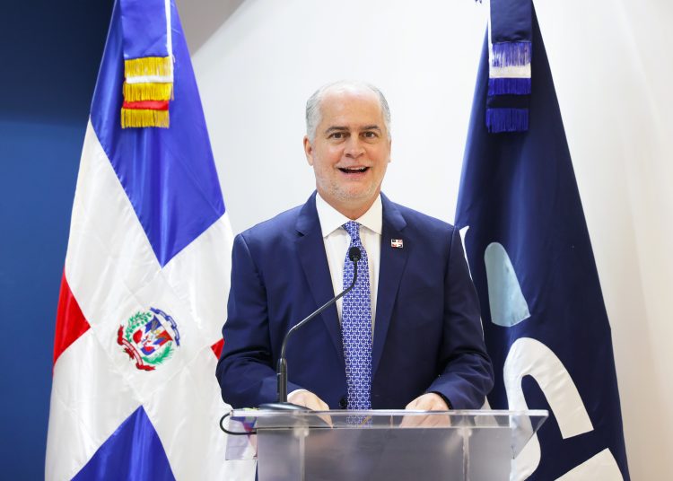 Superintendente de Bancos, Alejandro Fernández W. | Fuente externa.