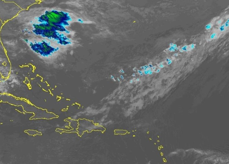 Las altas temperaturas continuarán debido a la época del año y la presencia de partículas saharianas.