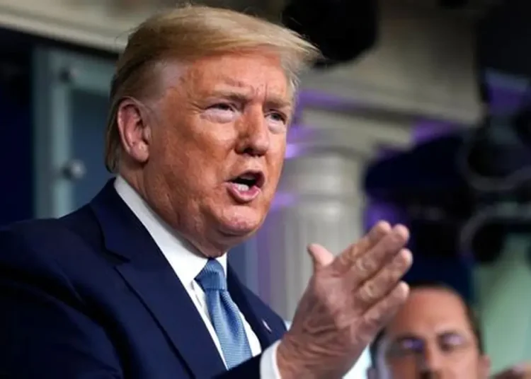 Trump reiteró sus advertencias a los países dependientes del petróleo del Estrecho de Ormuz.