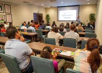 La jornada incluyó evaluaciones especializadas, espacios de formación clínica e intercambio de conocimientos entre profesionales nacionales y extranjeros.