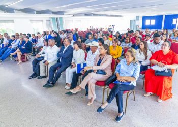 Entre los temas impartidos destacan, cobertura, beneficios y funcionamiento de los seguros de riesgos laborales; notificación y registro de accidentes de trabajo y enfermedades profesionales; seguridad y salud laboral en los gobiernos locales.