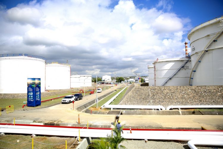 Los tanques aumentan la capacidad de almacenaje para gasoil en 65%, gasolina prémium en 49% y Jet A-1 en 85%.